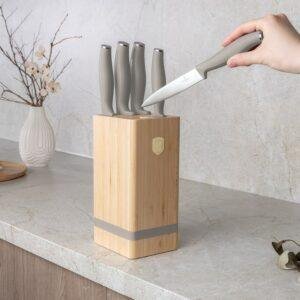 Комплет од 6 Ножеви со Бамбусово постоље